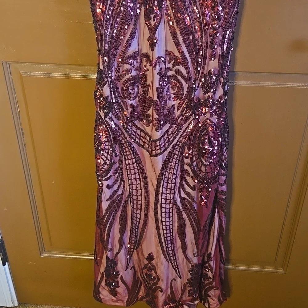 Fashion Nova-Burgundy cutout sequin gown with cream lining Sz XS NWT. - Picture 8 of 15